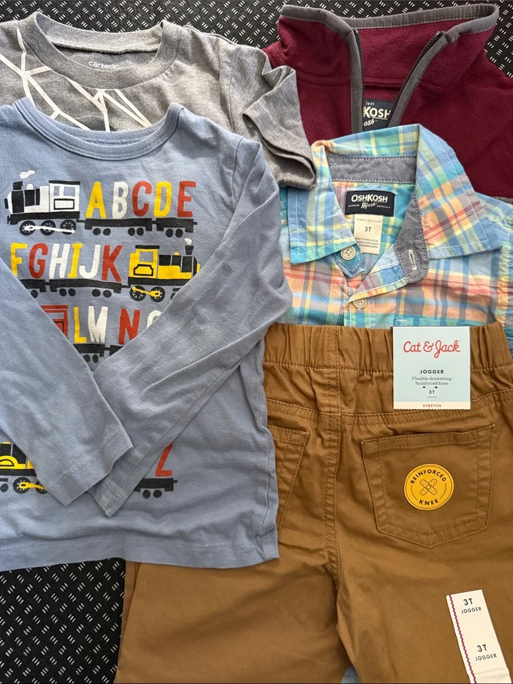 🛍 BOYS BUNDLE OF 4 Shirts and ONE PAIR OF PANTS Size 3T 🛍